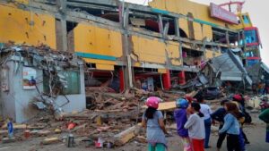 زلزله ۵.۷ ریشتری اندونزی را لرزاند