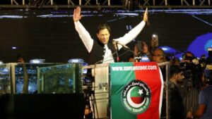 عمران خان: آمریکا در تلاش برای برکناری من بود
