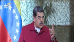 مادورو: از سطح پیشرفت علمی ایران شگفت زده شدم