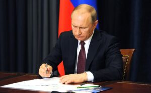 امضای توافقنامه همکاری فضایی روسیه با امارات